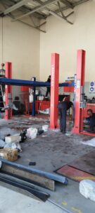 Installation of 2 post lifts at the Graafreinet saps garage.
